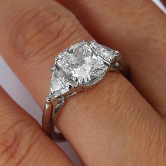💎 Radiant Cut Crystal Clear Advanced Custom Rings for Women, PD498 - Picture 5 of 7